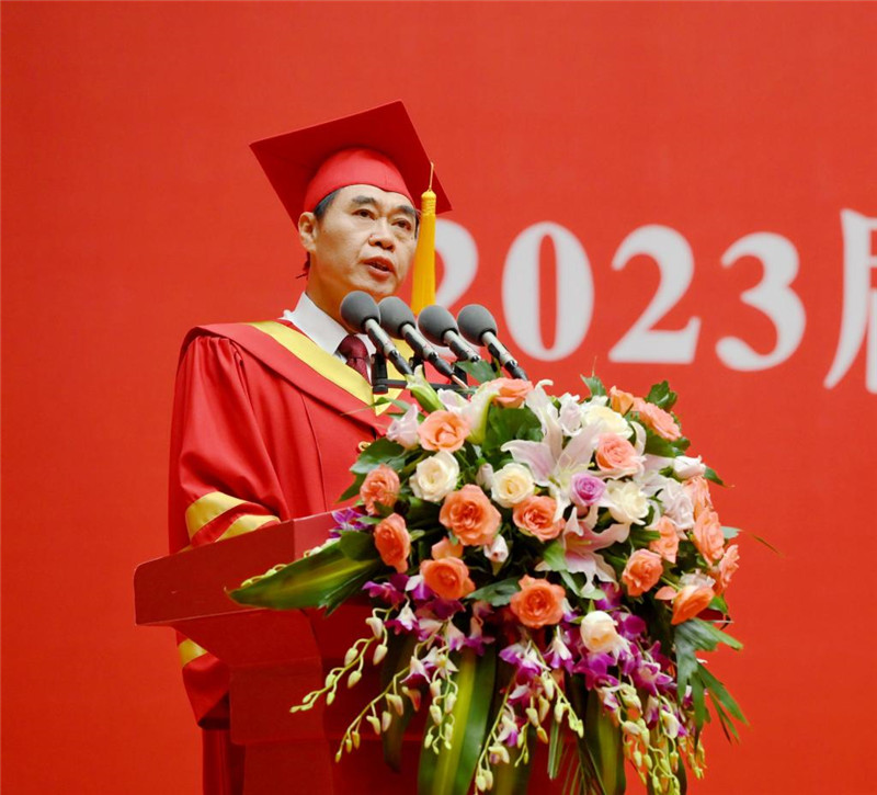 武汉轻工大学校长董仕节寄语毕业生。武汉轻工大学供图 武汉轻工大学校长董仕节寄语毕业生。武汉轻工大学供图