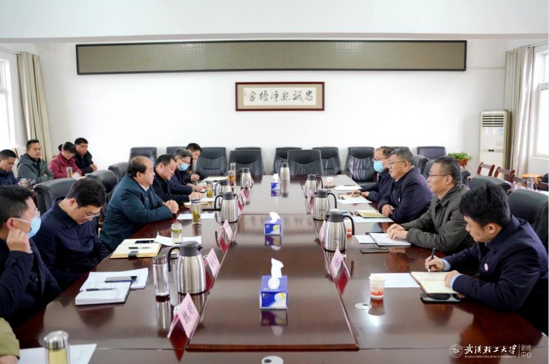 校领导带队赴孝感调研临空校区建设工作