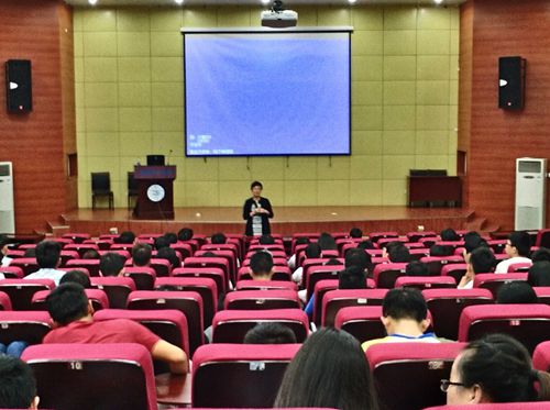 介绍计算科学 畅谈人机交互 美国南犹他大学吴德智副教授来校做报告